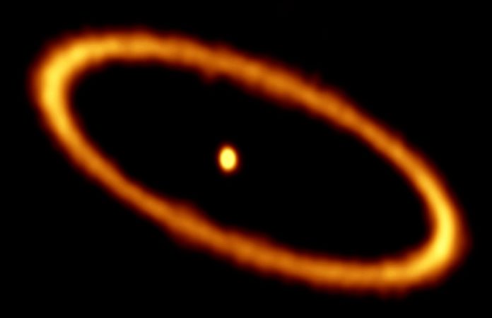 ALMA image of the debris disk in the Fomalhaut star system