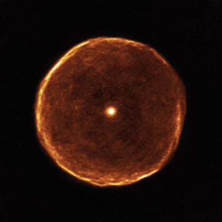 Delicate bubble of expelled material around the cool red star U Antliae